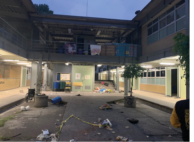 Imagen que contiene edificio, exterior, camino, calle Descripción generada automáticamente